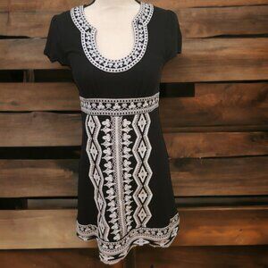 Black and White Embroidery Dress w/ Scoop Neck